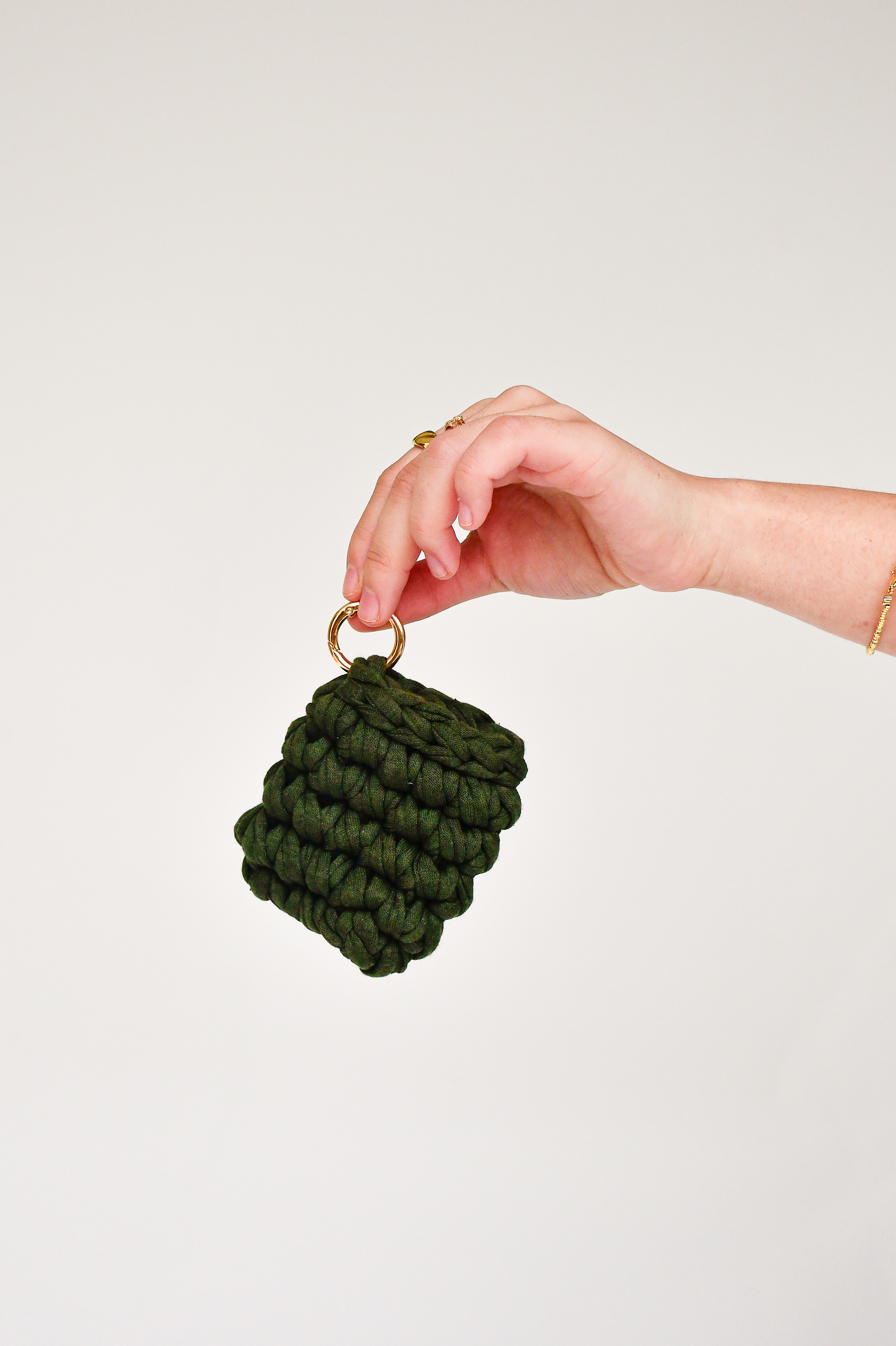 Funda AirPods KNOTTED verde militar