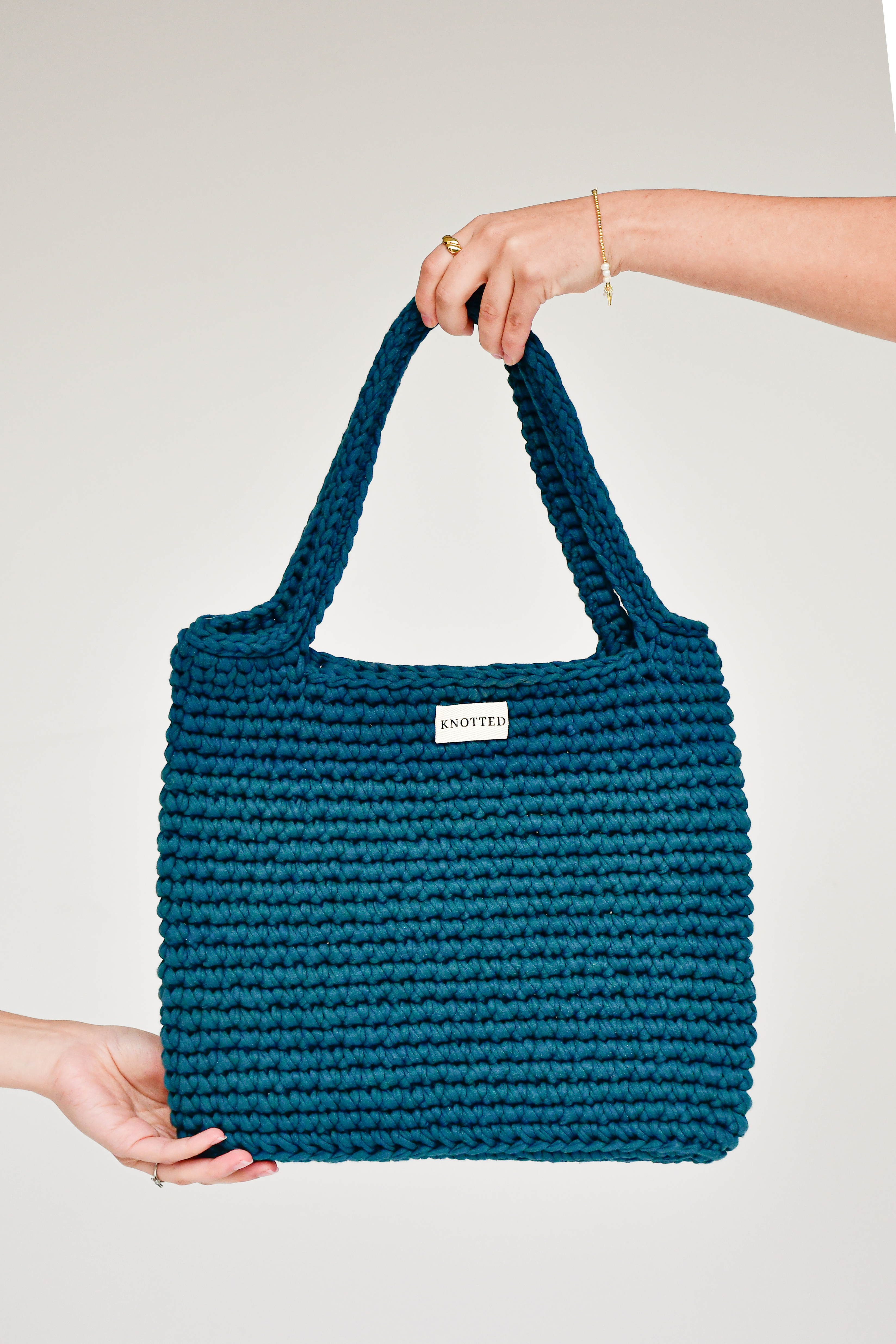 Bolsa Tote Sencilla KNOTTED azul petroleo